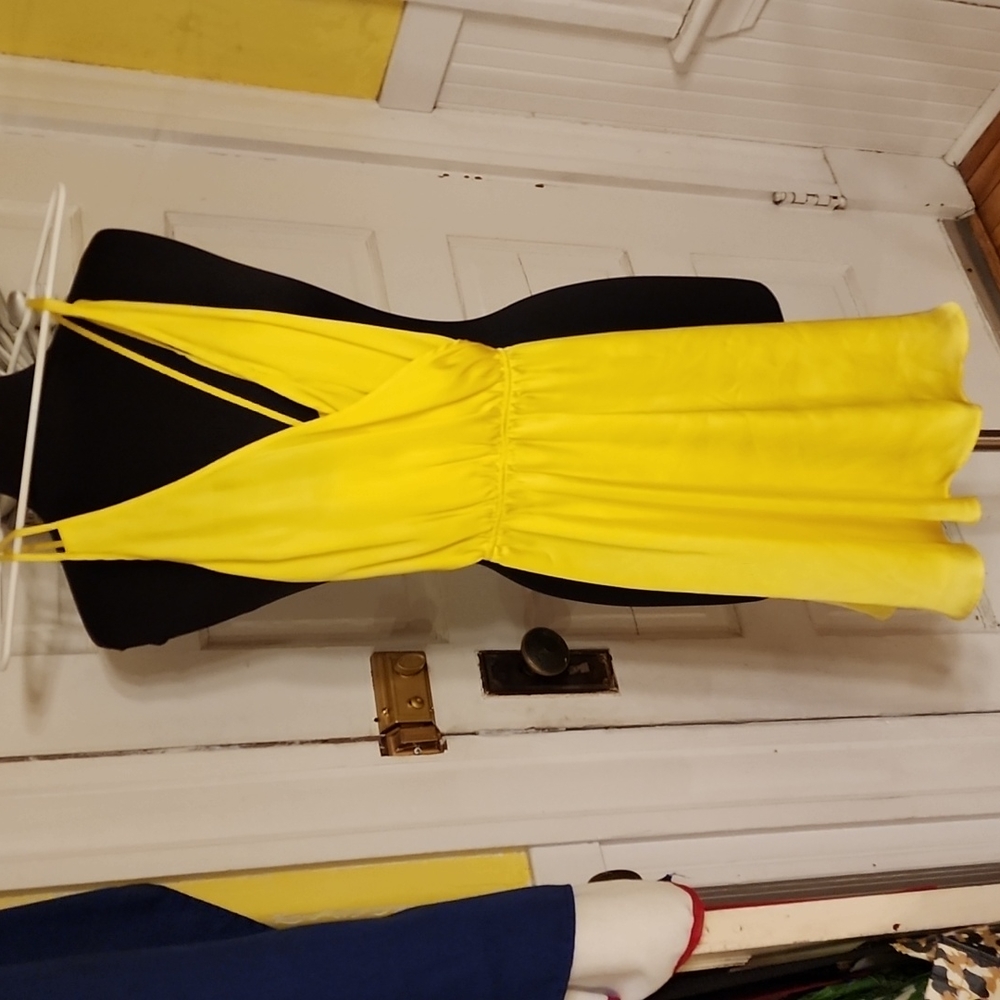 Bebe women's strap cross back satin dress yellow nwt size XS